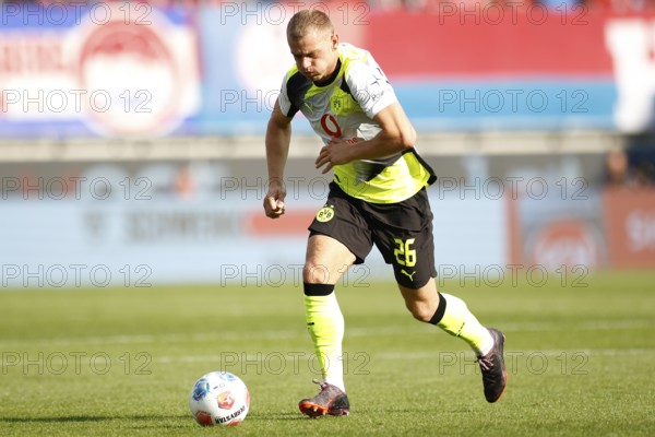 Football, Bundesliga 1, Matchday 3, 2025/2026, 1. FC Heidenheim vs. Borussia Dortmund, 13/09/2025, Voith-Arena, Heidenheim, Germany, Julian RYERSON Borussia Dortmund 26 on the ball