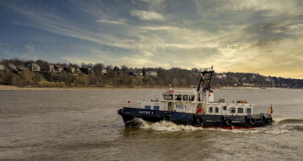 Shipping and boat traffic on the Elbe, Hamburg, Germany