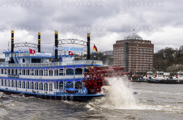 Paddle steamer Louisiana Star on the Elbe, Hamburg, Germany