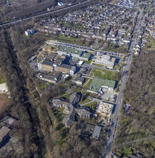 Aerial view, Evang. Krankenhaus Duisburg-Nord, Wohnstift Walter Cordes, construction site Fahrner Straße, Röttgersbach, Duisburg, Ruhr area, North Rhine-Westphalia, Germany, construction work, construction, construction area, building site, building plots, construction project, construction site, DE, Europe, Fahrner Straße, Healthcare, Hospital, Helipad, Clinic, Clinical centre, Hospital, Aerial view, Aerial photography, Aerial photography, Medical facility, Medical assistance, New building, Emergency service, Overview, Bird's-eye view, overview, Medical care