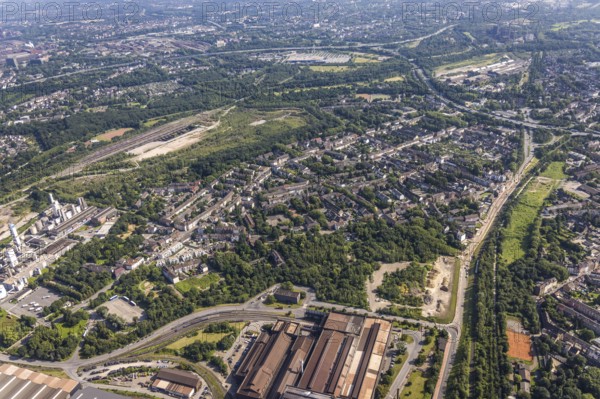 Aerial view, residential area, district Untermeiderich, Duisburg, Ruhr area, North Rhine-Westphalia, Germany, DE, Europe, property tax, real estate, Lime tree Gas, aerial view, aerial photography, aerial photography, overview, bird's-eye view, housing estate, living and living, residential area, residential buildings, quality of living, housing estate, birds-eyes view, overview