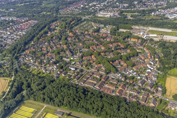 Aerial view, local view Wehofen, Duisburg, Ruhr area, North Rhine-Westphalia, Germany, DE, Europe, property tax, real estate, aerial view, aerial photography, aerial photography, overview, bird's-eye view, housing estate, living and living, residential area, residential buildings, residential quality, residential neighbourhood, housing estate, birds-eyes view, overview
