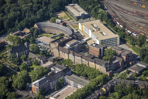 Aerial photo, HELIOS St. Johannes Klinik Duisburg, Katholisches Klinikum Duisburg Gmbh, Alt-Hamborn, Duisburg, Ruhr area, North Rhine-Westphalia, Germany, DE, Europe, healthcare, hospital, clinic, clinic centre, hospital, aerial photograph, aerial photography, aerial photography, medical facility, medical aid, overview, bird's eye view, overview, medical care