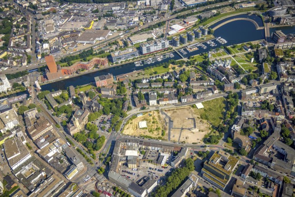 Aerial view, construction site for new Mercator Quartier Duisburg, Gutenbergstraße, Oberstraße, inner harbour The Curve and Marina, Five Boats houses, Landesarchiv North Rhine-Westphalia, Altstadt, Duisburg, Ruhr area, North Rhine-Westphalia, Germany, construction work, construction area, building site, building plots, construction project, building site, DE, Europe, aerial view, aerial photography, aerial photography, new building, overview, bird's-eye view, overview