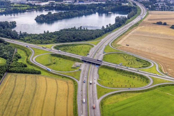 Aerial view, motorway junction Duisburg-Süd at Rahmer See, A524 and A59, Rahm, Duisburg, Ruhr area, North Rhine-Westphalia, Germany, motorway junction, DE, Europe, aerial view, aerial photography, aerial photography, lake, road traffic, overview, traffic volume, bird's eye view, birds-eyes view, overview