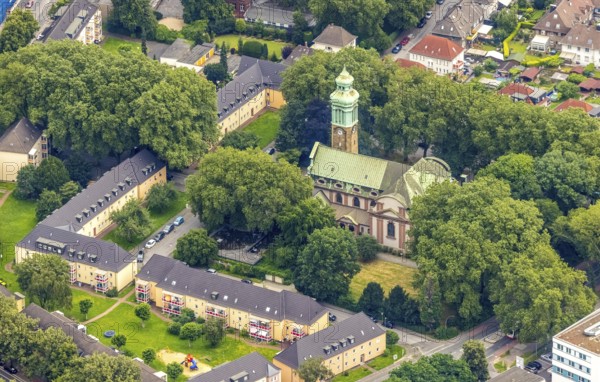 Aerial view, catholic church St. Peter, Hochemmerich, Duisburg, Ruhr area, North Rhine-Westphalia, Germany, place of worship, DE, Europe, religious community, place of worship, holy place, church, parish, denomination, aerial view, aerial photography, aerial photography, religion, religious site, overview, bird's-eye view, overview