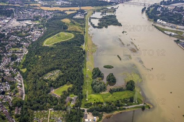 Aerial photo, flood river Rhine, flooding of the Rhine meadows Rheinhausen, Hochemmerich, Duisburg, Ruhr area, North Rhine-Westphalia, Germany, DE, Europe, flood, flood of the century, aerial photo, aerial photography, aerial photography, water level Duisburg, Rhine flood, Rockelsberghalde, heavy rain, overview, riverbank area, bird's-eye view, bird's-eye view, overview, flooding