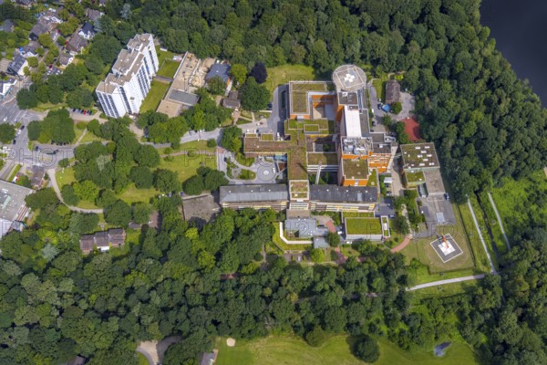 Aerial view, Berufsgenossenschaftliche Unfallklinik Duisburg, Buchholz, Duisburg, Ruhr area, North Rhine-Westphalia, Germany, DE, Europe, healthcare, hospital, heliport, clinic, hospital centre, hospital, aerial photograph, aerial photography, aerial photography, medical facility, medical aid, overview, bird's-eye view, overview, medical care