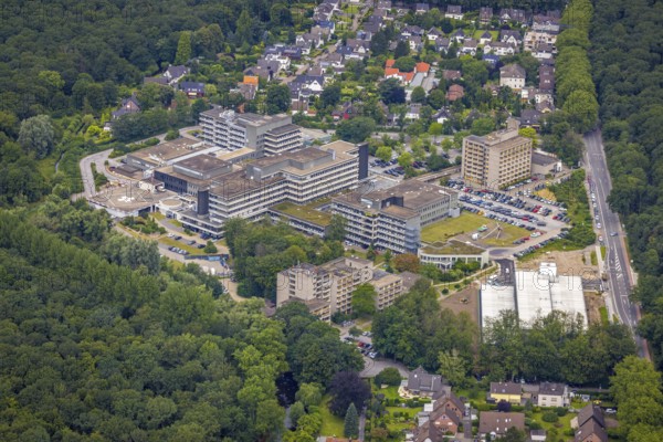Aerial view, Sana Kliniken Duisburg, Wanheimerort, Duisburg, Ruhr area, North Rhine-Westphalia, Germany, DE, Europe, healthcare, hospital, clinic, clinic centre, hospital, aerial photograph, aerial photography, aerial photography, medical facility, medical aid, overview, bird's-eye view, overview, medical care