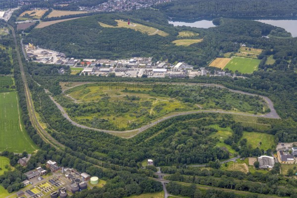 Aerial view, fallow land, Lohmannsheide spoil tip on Grafschafter Straße for planned hazardous waste landfill, Rheinpreussen spoil tip on forest lake lake, Gutenbergstraße industrial estate, Bärl, Duisburg, Ruhr area, North Rhine-Westphalia, Germany