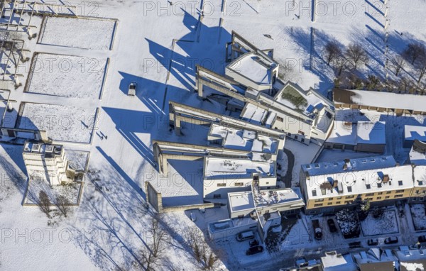 Aerial view, Jewish Community Duisburg-Mülheim-Oberhausen K.d.ö.R, shadow, book shape, open book, old town, Duisburg, Ruhr area, North Rhine-Westphalia, Germany, DE, Europe, Garden of Remembrance, aerial view, aerial photography, aerial photography, shadow, snow, overview, bird's eye view, winter, birds-eyes view, cleared streets, overview