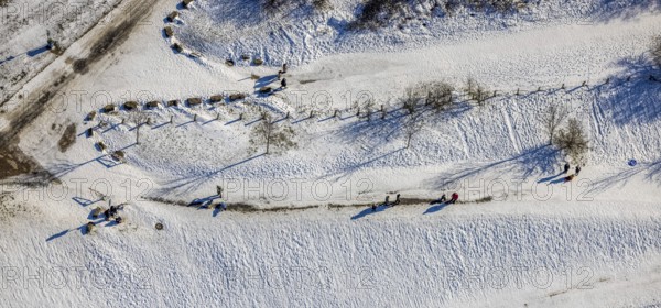 Aerial view, snow-covered Rhine meadows, Bergheim, Duisburg, Ruhr area, North Rhine-Westphalia, Germany, DE, Essensberger Straße, Europe, aerial view, aerial photography, aerial photography, snow, overview, bird's eye view, winter, birds-eyes view, cleared roads, overview