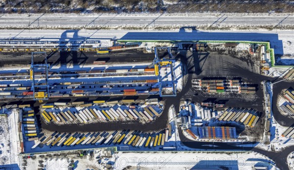 Aerial view, Samskip Multimodal Rail Terminal, Duisburg terminal, Container Terminal, Dahlingstraße, Friemersheim, Duisburg, Ruhr area, North Rhine-Westphalia, Germany, DE, Europe, aerial view, aerial photography, aerial photography, snow, terminal, overview, bird's eye view, winter, birds-eyes view, cleared roads, overview