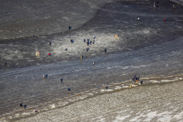 Aerial view, frozen Rhine meadows Ehingen, Mündelheim, Duisburg, Ruhr area, North Rhine-Westphalia, Germany, DE, ice surface, ice landscape, Europe, aerial view, aerial photography, aerial photography, snow, overview, bird's eye view, winter, birds-eyes view, frozen Rhine meadows, cleared roads, overview