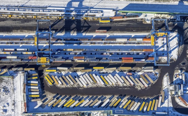 Aerial view, Samskip Multimodal Rail Terminal, Duisburg terminal, Container Terminal, Dahlingstraße, Friemersheim, Duisburg, Ruhr area, North Rhine-Westphalia, Germany, DE, Europe, aerial view, aerial photography, aerial photography, snow, terminal, overview, bird's eye view, winter, birds-eyes view, cleared roads, overview