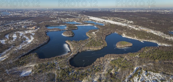 Aerial view, Sechs-Seen-Platte, Rahm, Duisburg, Ruhr area, North Rhine-Westphalia, Germany, DE, Europe, aerial view, aerial photography, aerial photography, snow, overview, bird's eye view, forest area, winter, birds-eyes view, cleared roads, overview
