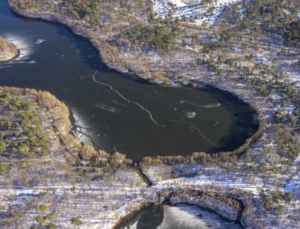 Aerial view, Sechs-Seen-Platte, Großenbaum, Duisburg, Ruhr area, North Rhine-Westphalia, Germany, DE, Europe, aerial view, aerial photography, aerial photography, snow, overview, bird's eye view, forest area, winter, birds-eyes view, cleared roads, overview
