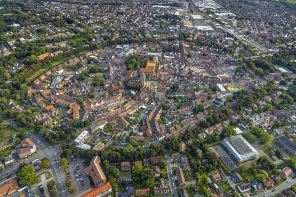 Aerial view, old town and green old town ring with catholic St. Lamberti church at the market place, town hall with renovation, protestant church at the market, Liebfrauenburg, St. Katharinen-Stift and St.-Vinzenz-Krankenhaus in Coesfeld, Münsterland, North Rhine-Westphalia, Germany, old town, place of worship, authority, castle, Coesfeld, DE, Europe, religious community, place of worship, holy place, church, parish, denomination, aerial view, aerial photography, aerial photography, town hall, religion, religious site, castle, overview, bird's-eye view, birds-eyes view, overview