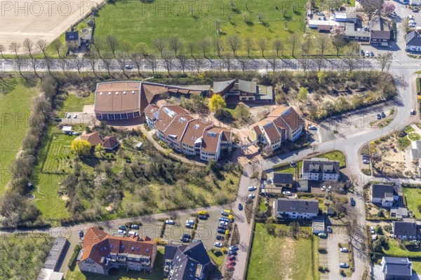 Aerial photo, Freie Waldorfschule Niederrhein, Eppinghoven, Dinslaken, Ruhr area, North Rhine-Westphalia, Germany, education, educational institution, DE, Eppinkstraße, Europe, teaching institute, aerial photo, aerial photography, aerial photography, Lower Rhine, Rhine, school, overview, bird's-eye view, Waldorf school, birds-eyes view, overview