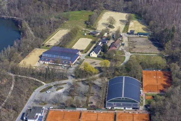 Aerial view, riding centre, riding and driving club 1947 e.V. Hiesfeld, Dorfstraße, Hiesfeld, Dinslaken, Ruhr area, North Rhine-Westphalia, Germany, DE, Europe, aerial view, aerial photography, aerial photography, NSG, nature reserve Scholtenbusch, Lower Rhine, horses, equestrian sports, photovoltaic, photovoltaic system, riding centre, riding club, riding school, riding stable, Rhine, solar, solar system, solar energy, solar energy, sports, tennis, tennis facility, tennis courts, tennis club, overview, bird's-eye view, bird's-eye view, overview