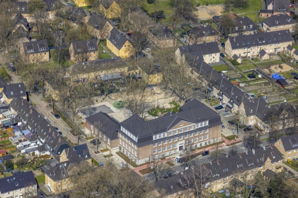 Aerial photo, GGS Gemeinschaftsgrundschule Lohberg, Lohberg, Dinslaken, Ruhr area, North Rhine-Westphalia, Germany, education, educational institution, DE, Europe, GGS, primary school, teaching institute, aerial photo, aerial photography, aerial photography, Lower Rhine, Rhine, school, overview, bird's eye view, birds-eyes view, overview