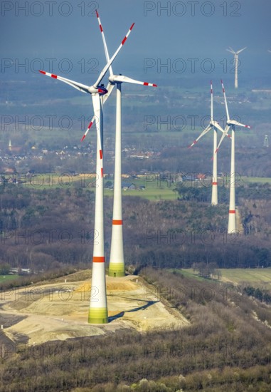 Aerial view, construction site, Halde Lohberg Norderweiterung, wind turbines, Oberlohberg, Dinslaken, Ruhr area, North Rhine-Westphalia, Germany, alternative energy, DE, Europe, aerial view, aerial photography, aerial photography, Lower Rhine, Rhine, overview, bird's eye view, WEA, wind energy, wind turbine, wind power, wind power plant, wind farm, wind turbines, birds-eyes view, overview, renewable energy, wind power plants