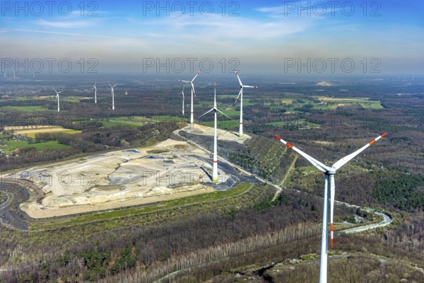 Aerial view, construction site, Halde Lohberg Norderweiterung, wind turbines, Bruckhausen, Hünxe, Ruhr area, North Rhine-Westphalia, Germany, alternative energy, DE, Europe, aerial view, aerial photography, aerial photography, Lower Rhine, Rhine, overview, bird's-eye view, WEA, wind energy, wind turbine, wind power, wind power plant, wind farm, wind turbines, birds-eyes view, overview, renewable energy, wind power plants