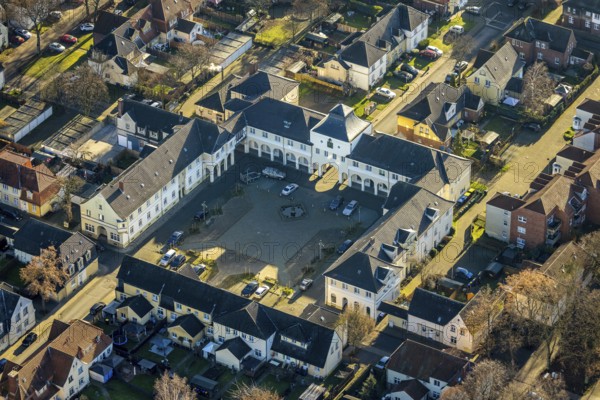 Aerial view of a colliery settlement with the fountain square in the Leopoldstraße in Dorsten in the Ruhr area in North Rhine-Westphalia, Germany, fountain, DE, Germany, Dorsten, Europe, aerial view, aerial photograph, aerial photography, aerial photography, North Rhine-Westphalia, Ruhr area, settlement, overview, bird's-eye view, overview