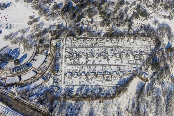 Aerial view, Buschmühle Westfalenpark, Gartenverein Am Neuen Hain, Ruhrallee, Dortmund, Ruhr area, North Rhine-Westphalia, Germany, DE, Europe, community garden, allotment garden, allotment garden site, allotment garden association, aerial view, aerial photography, aerial photography, snow, allotment garden, overview, administration building, bird's-eye view, winter, onset of winter, winter landscape, birds-eyes view, overview