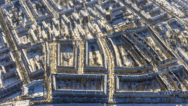 Aerial view, residential area Rheinische Straße, Althoffblock in the snow, Dorstfelder Brücke, Dortmund, Ruhr area, North Rhine-Westphalia, Germany, DE, Europe, property tax, real estate, aerial view, aerial photography, aerial photography, snow, overview, bird's-eye view, winter, onset of winter, winter landscape, residential complex, living and living, residential area, residential buildings, residential quality, residential neighbourhood, housing estate, birds-eyes view, overview, perimeter block development