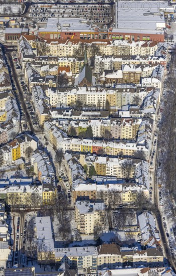 Aerial view, residential area Brunnenstraße, Nordmarkt, Dortmund, Ruhr area, North Rhine-Westphalia, Germany, DE, Europe, property tax, real estate, aerial view, aerial photography, aerial photography, snow, overview, bird's-eye view, winter, winter landscape, residential area, residential buildings, residential quality, residential neighbourhood, housing estate, birds-eyes view, overview
