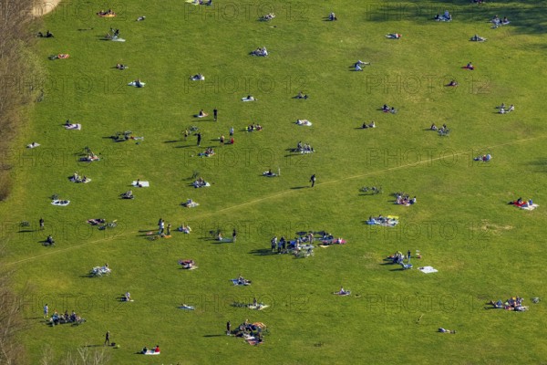 Aerial view, the Tremoniapark a large playground and sunbathing lawn, spring weather on Dortmund's sunbathing lawns, Dortmund, Ruhr area, North Rhine-Westphalia, Germany, DE, Europe, birds-eyes view, aerial view, aerial photography, aerial photography, overview, overview, bird's eye view, spring, summer weather in March, Dortmund sunbathing lawns, sunbathing with Corona distance