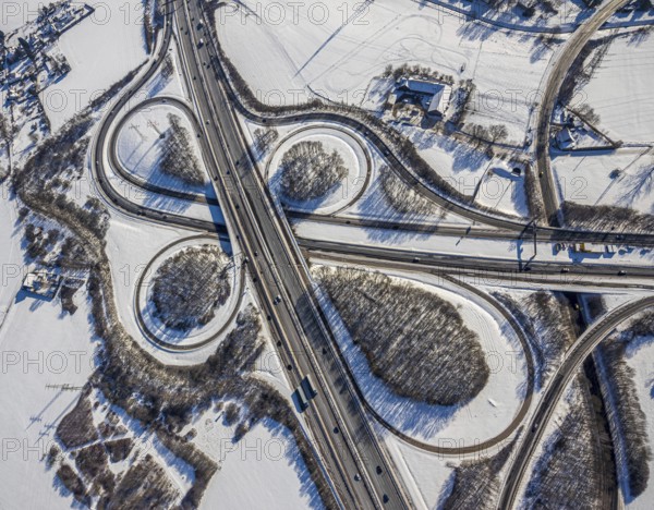 Aerial view, motorway junction Dortmund-Witten, A45 and A44, Persebeck, Dortmund, Ruhr area, North Rhine-Westphalia, Germany, motorway, motorway A44, motorway A45, DE, Europe, shapes and colours, aerial view, aerial photography, aerial photography, snow, overview, bird's-eye view, winter, onset of winter, winter landscape, birds-eyes view, overview