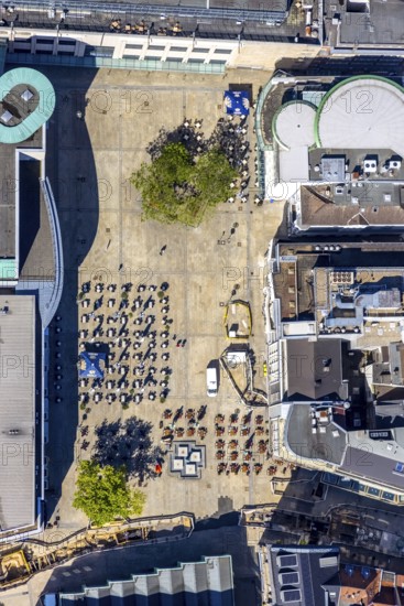 Aerial view, outdoor gastronomy Alter Markt with brass fountain, city, Dortmund, Ruhr area, North Rhine-Westphalia, Germany, outdoor gastronomy, fountain, DE, Europe, shapes and colours, gastronomy, aerial view, aerial photography, aerial photography, tables and chairs, overview, bird's-eye view, overview