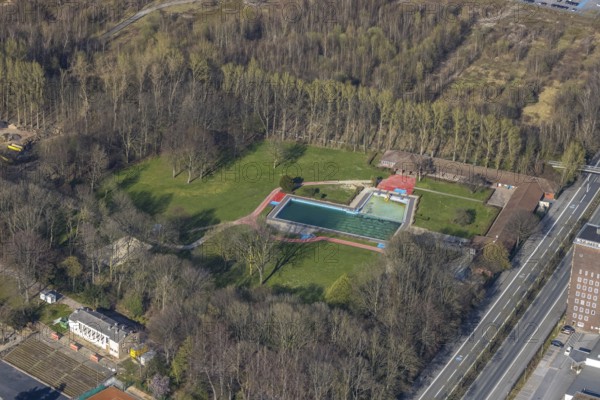 Aerial view, Stockheide outdoor swimming pool in Hoeschpark, Kaiserbrunnen, Dortmund, Ruhr area, North Rhine-Westphalia, Germany, bathing establishment, bathing resort, DE, Europe, outdoor swimming pool, leisure activities, aerial view, aerial photography, aerial photography, swimming pool, swimming pool, overview, bird's-eye view, overview