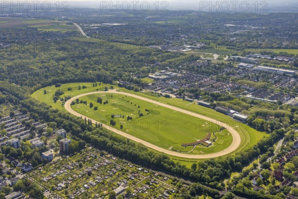 Aerial view, racecourse Dortmund with golf course, golf club GolfRange Dortmund, golf course at the Dortmund racecourse in Wambel, Wambel, Dortmund, Ruhr area, North Rhine-Westphalia, Germany, DE, Europe, golf, golf course, golf club, golf course, golf range, golf meadow, aerial view, aerial photography, aerial photography, equestrian sports, equestrian sports, racecourse, sports, overview, bird's eye view, overview