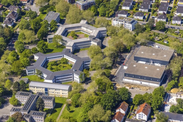Aerial photo, Kreuzstraße school centre, Leibniz-Gymnasium, Wilhelm-Röntgen Realschule, Johannes-Wulff-Schule, Westfalenhalle, Dortmund, Ruhr area, North Rhine-Westphalia, Germany, education, educational institution, DE, Europe, grammar school, hexagon, teaching institute, aerial photo, aerial photography, aerial photography, secondary school, school, hexagon, overview, bird's-eye view, bird's-eye view, overview