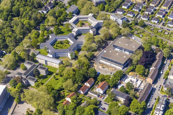 Aerial photo, Kreuzstraße school centre, Leibniz-Gymnasium, Wilhelm-Röntgen Realschule, Johannes-Wulff-Schule, Westfalenhalle, Dortmund, Ruhr area, North Rhine-Westphalia, Germany, education, educational institution, DE, Europe, grammar school, hexagon, teaching institute, aerial photo, aerial photography, aerial photography, secondary school, school, hexagon, overview, bird's-eye view, bird's-eye view, overview