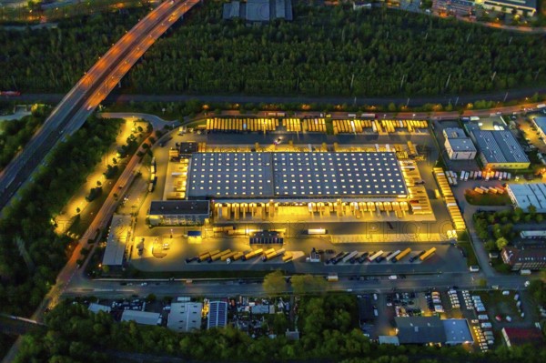 Aerial photography, Dachser SE, freight forwarding service, Dorstfelder Brücke, Dortmund, Ruhr area, North Rhine-Westphalia, Germany, DE, twilight photography, Europe, commercial enterprises, commercial area, commercial location, commercial use, freight traffic, industrial area, industrial location, light pollution, logistics, logistics service, logistics service provider, logistics provider, logistics centre, aerial photography, aerial photography, night, night photography, night flight, forwarding, transport, transport service, overview, bird's-eye view, illuminated streets, birds-eyes view, nightflight, overview