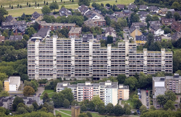 Aerial view, Dorstfelder Hannibal II building in the district Dorstfeld in Dortmund, Ruhr area, North Rhine-Westphalia, Germany, DE, Dortmund, Europe, large residential complex, property tax, high-rise buildings, real estate, aerial view, aerial photography, aerial photography, multi-family houses, apartment buildings, overview, bird's-eye view, Vogelpothsweg, residential complex, living and living, residential area, residential buildings, residential quality, residential neighbourhood, housing estate, birds-eyes view, overview