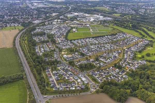 Aerial view, single-family house, housing estate Brackeler Feld and BVB Borussia Dortmund training ground in the district Brackel in Dortmund, Ruhr area, North Rhine-Westphalia, Germany, DE, Dortmund, single-family houses, Europe, football pitch, property tax, real estate, aerial view, aerial photography, aerial photography, sports, sports facilities, sports field, sports facility, overview, bird's eye view, residential complex, living and life, residential area, residential houses, residential quality, residential neighbourhood, housing estate, birds-eyes view, overview
