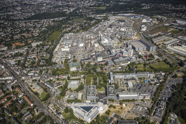 Aerial view, Henkel AG chemical plant with the triangular building Henkel Z55 Adhesive Innovation Center in Holthausen, Düsseldorf, Rhineland, North Rhine-Westphalia, Germany, DE, triangular shape, Europe, commercial enterprises, commercial area, commercial area, commercial location, commercial use, industrial area, industrial building, industrial location, innovation centre Henkel, aerial view, aerial photography, aerial photography, overview, bird's-eye view, overview
