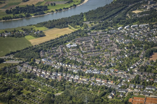 Aerial view, Otto-cock-Siedlung with a canal in the Wersten district of Düsseldorf, Rhineland, North Rhine-Westphalia, Germany, DE, Düsseldorf, Europe, property tax, real estate, aerial view, aerial photography, aerial photography, overview, bird's-eye view, residential estate, housing and living, residential area, residential buildings, quality of living, residential neighbourhood, housing estate, birds-eyes view, overview, circular Otto-cock-Straße
