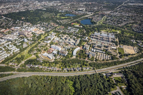 Aerial view, Heinrich-Heine-University in the district Bilk in Düsseldorf, Rhineland, North Rhine-Westphalia, Germany, education, educational institution, DE, Düsseldorf, Europe, university, teaching institute, aerial view, aerial photography, aerial photography, overview, university, bird's-eye view, birds-eyes view, overview