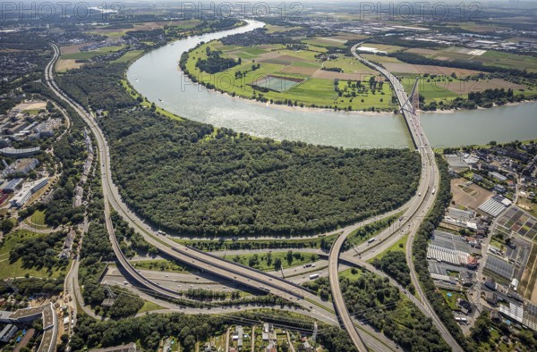 Aerial view, Üdesheimer Rheinbogen and motorway A46 exit Bilk as well as Fleher bridge and Fleher forest at the river Rhine in the district Flehe in Düsseldorf, Rhineland, North Rhine-Westphalia, Germany, motorway, bridge, DE, Düsseldorf, Europe, aerial view, aerial photography, aerial photography, Rhine bridge, overview, bird's-eye view, overview