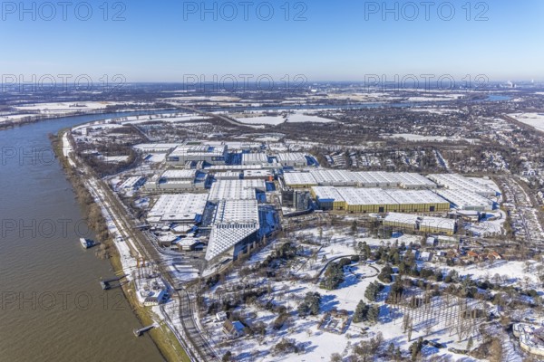 Aerial view, Messe Düsseldorf, MERKUR SPIEL-ARENA football stadium, Düsseldorf, Rhineland, North Rhine-Westphalia, Germany, Arena, DE, Europe, Fortuna Düsseldorf F95, football pitch, football stadium, aerial view, aerial photography, aerial photography, exhibition centre, exhibition grounds on the Rhine, snow, sports facilities, sports field, sports facility, stadium, overview, events, venue, event location, bird's-eye view, winter, birds-eyes view, overview