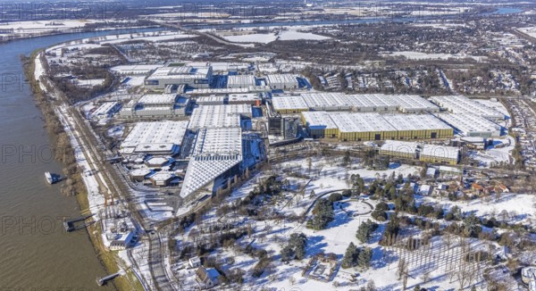 Aerial view, Messe Düsseldorf, MERKUR SPIEL-ARENA football stadium, Düsseldorf, Rhineland, North Rhine-Westphalia, Germany, Arena, DE, Europe, Fortuna Düsseldorf F95, football pitch, football stadium, aerial view, aerial photography, aerial photography, exhibition centre, exhibition grounds on the Rhine, snow, sports facilities, sports field, sports facility, stadium, overview, events, venue, event location, bird's-eye view, winter, birds-eyes view, overview