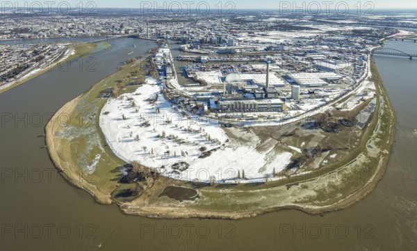 Aerial view, Rhine bend at the harbour, Lausward power station, harbour, Düsseldorf, Rhineland, North Rhine-Westphalia, Germany, inland port, DE, Europe, thermal power station, power station, power station plant, aerial view, aerial photography, aerial photography, snow, overview, bird's-eye view, winter, birds-eyes view, overview