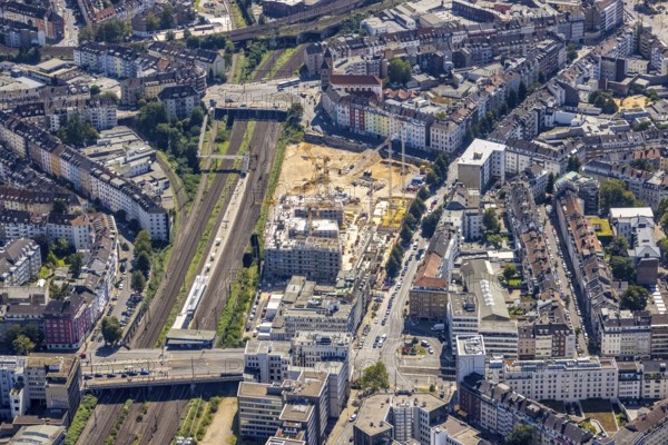 Aerial view, construction site and new building Le Quartier Central at the corner of Worringer Straße and Gerresheimer Straße in Flingern city centre, Düsseldorf, Rhineland, North Rhine-Westphalia, Germany, DE, Europe, property tax, real estate, aerial view, aerial photography, aerial photography, overview, bird's-eye view, residential complex, living and living, residential area, residential buildings, residential quality, residential quarter, housing estate, birds-eyes view, overview
