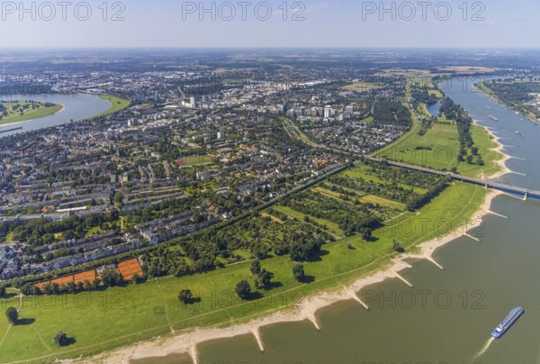 Aerial view, river Rhine Rheinaue and district Niederkassel, Düsseldorf, Rhineland, North Rhine-Westphalia, Germany, DE, Europe, property tax, real estate, aerial view, aerial photography, aerial photography, local view, Rheinaue, townscape, urban area, overview, bird's-eye view, residential area, living and living, residential area, residential buildings, residential quality, residential neighbourhood, housing estate, birds-eyes view, overview